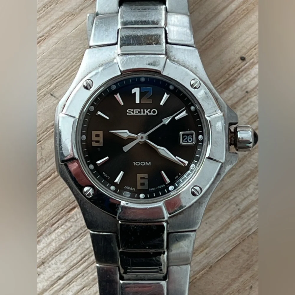Seiko Coutura Vintage Ladies Watch Black Dial Date Window Stainless Bracelet